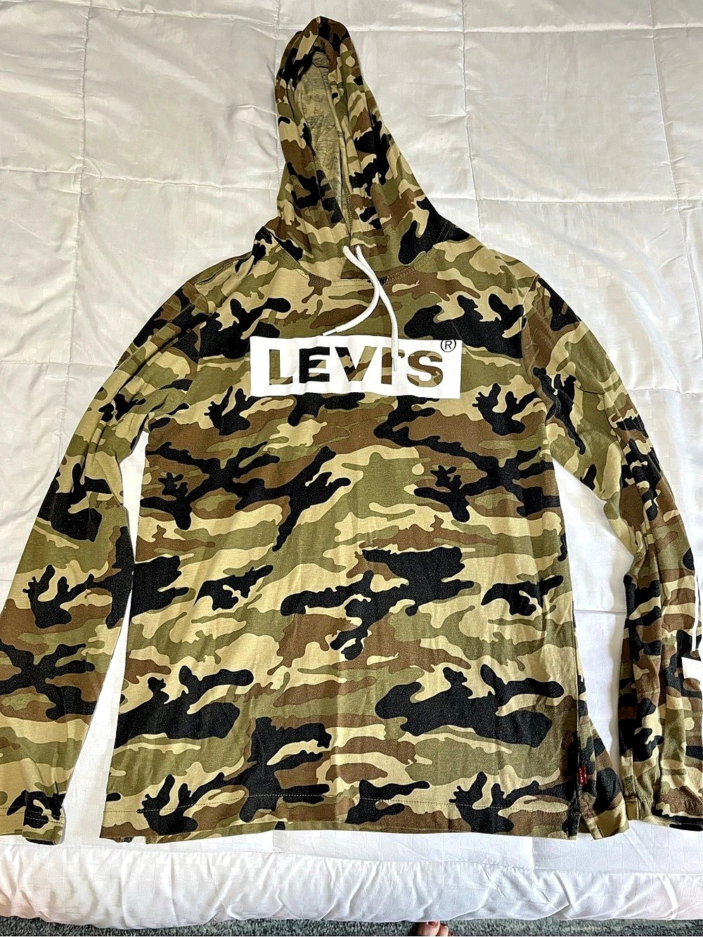Levi's Camo Box Logo Pullover Hoodie in Green & Brown Size Medium